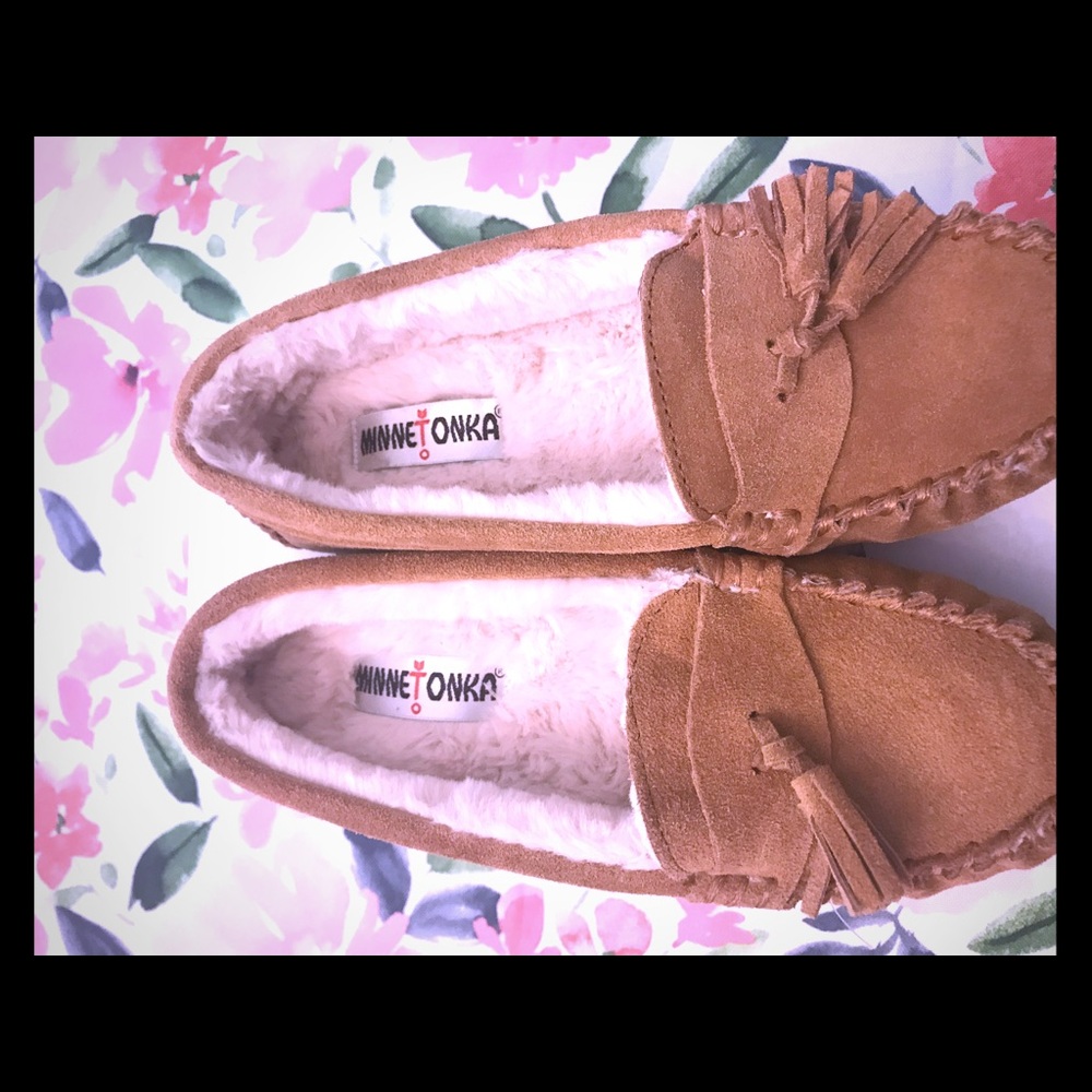 Minnetonka Suede Loafer Style Slippers! Never worn